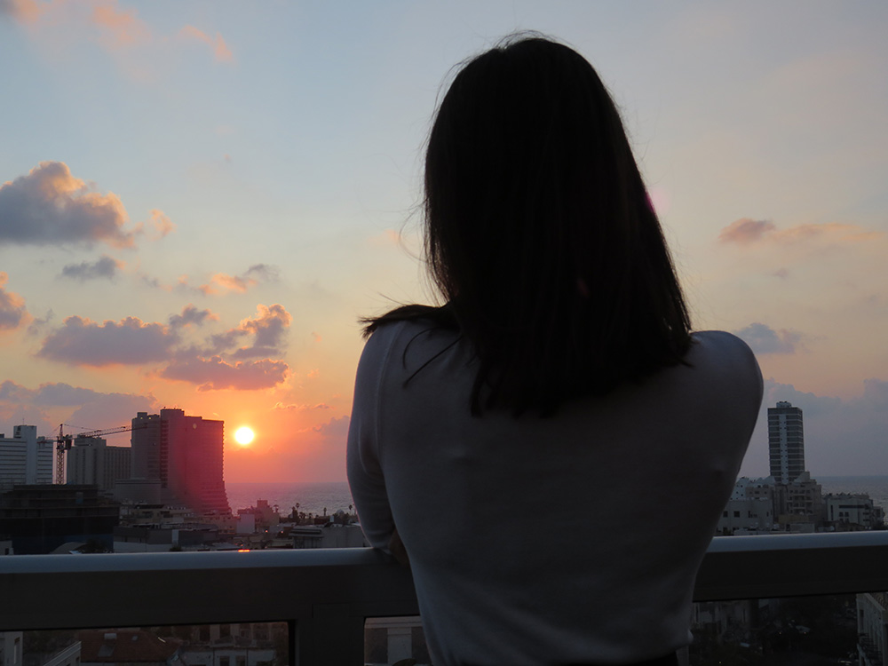 Me watching the sunset in Tel Aviv - Sabrillu